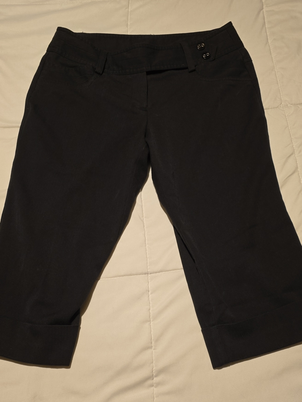 Women's Black Cropped Capri Pants with Cuffed Hem